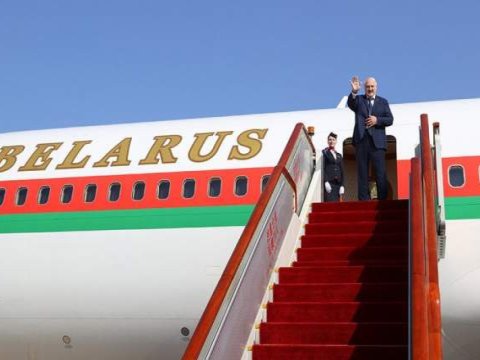 Lukaşenko Rusiyaya getdi