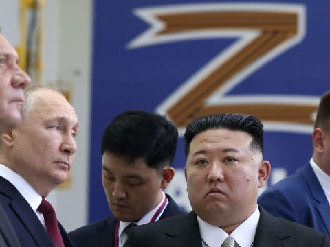 Putin Kim Çen İnə nə hədiyyə etdi...