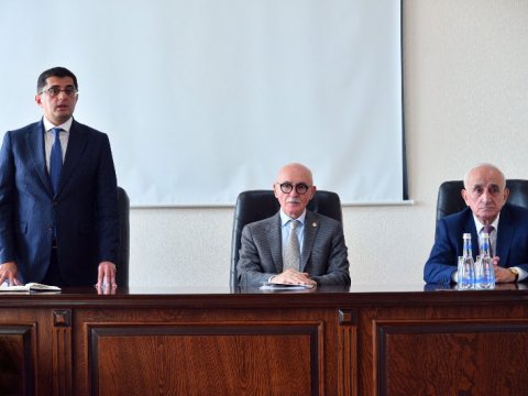 Bu universitetdə də yeni rektor kollektivə təqdim olundu