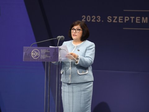 Sahibə Qafarova Budapeştdə Xocalı soyqırımından danışdı - VİDEO