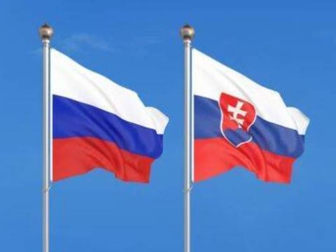 Slovakiya rus diplomatı ölkədən qovur
