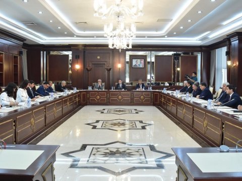 Parlamentin plenar iclasına 11 qanun təklif edildi