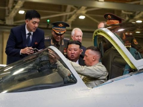 Kim Çen İn Rusiya raketləri ilə maraqlanır 