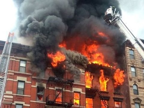 Bakıda yaşayış binasında YANĞIN