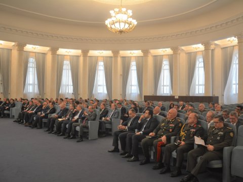 ABŞ Senatındakı dinləmə şoudan savayı bir şey deyildi