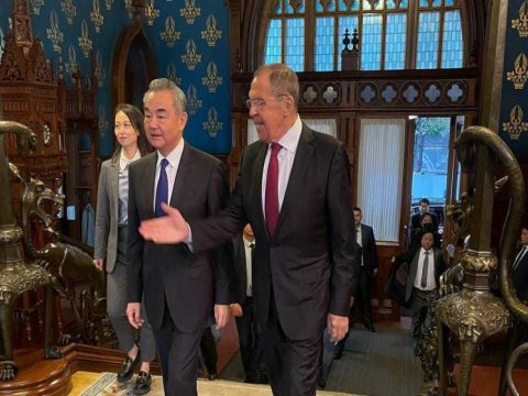 Lavrov çinli həmkarı ilə görüşdü 