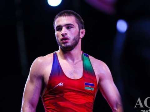 Güləşçimiz Serbiyada gümüş medal qazandı 