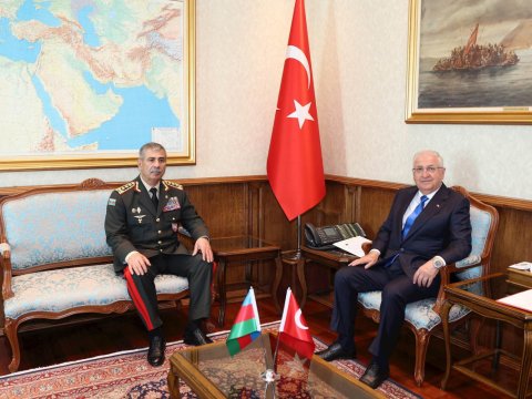 Türkiyənin müdafiə naziri Zakir Həsənova zəng etdi