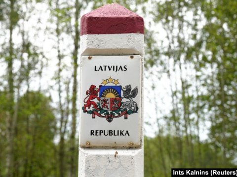 Latviya Belarusla sərhədini qismən BAĞLADI
