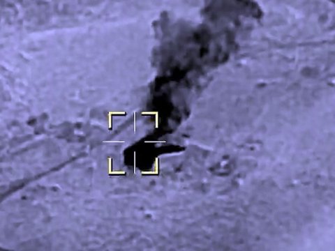 Düşmənin artilleriya qoşunlarının zərərsizləşdirilmə anı - VİDEO