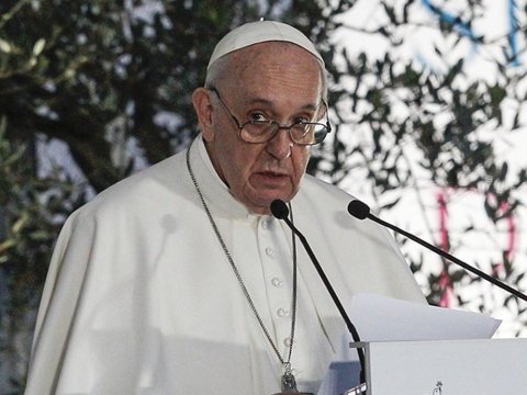 Roma papası dünyaya çağırış edib