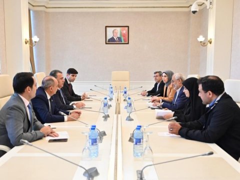 Azərbaycan və İran deputatları görüşdü