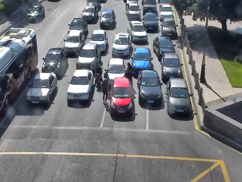 Bakıda iki yolda qəza oldu - Sıxlıq yarandı