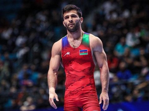 Üçqat dünya çempionumuz medalını hərbçilərimizə HƏSR ETDİ