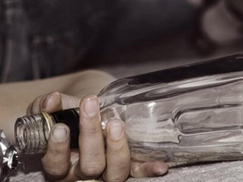 Gənc oğlan sirkə turşusu içdi - Vəziyyəti ağırdır