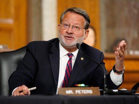 Amerikalı senator Ermənistana gəldi