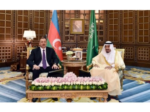 Prezident Kralı təbrik etdi