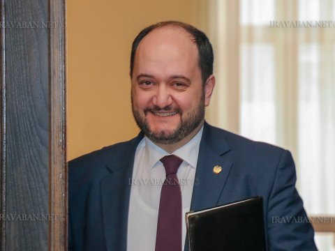Rusiyada Ermənistana qarşı hibrid müharibə aparılır - Harutyunyan