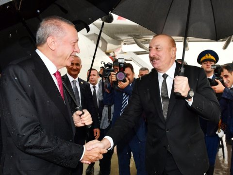 İlham Əliyev Ərdoğanı hava limanında qarşıladı - VİDEO