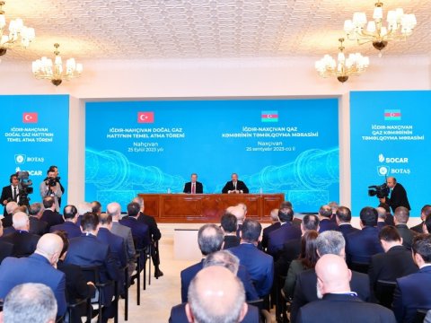 Qars-Naxçıvan dəmir yolunun inşası tarixi hadisədir