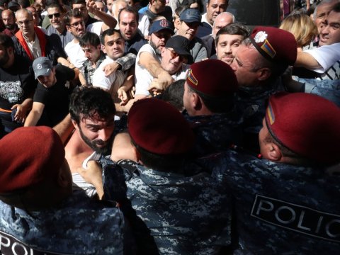İrəvanda itaətsizlik aksiyaları yenidən BAŞLADI - VİDEO