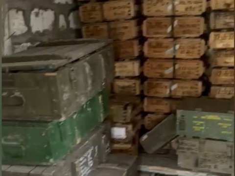 Mülki təyinatlı tikililərdə silah-sursat anbarları aşkarlandı - VİDEO