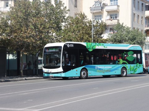 Bakıda elektrik mühərrikli avtobus xəttə buraxıldı
