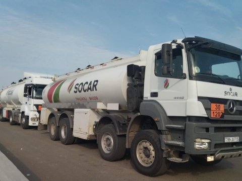 Ermənilər üçün daha 2 maşın yanacaq göndərildi