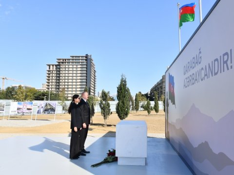 Prezident və birinci xanım Zəfər parkında... - FOTOLAR