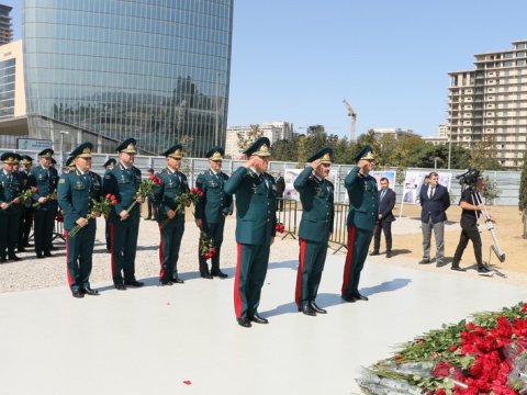 DSX rəhbərliyi İkinci Fəxri xiyaban və Hərbi Qənimətlər Parkında - FOTOLAR