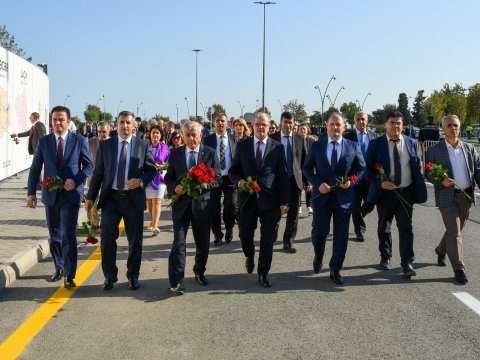 BMU-nun kollektivi Zəfər parkında - FOTO