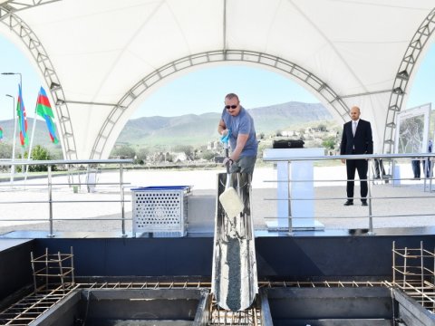Prezident Cəbrayılda inzibati binanın təməlini qoydu