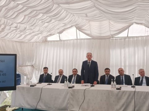 Söyüdlü sakinləri nazirə zavodun işə başlamasını təklif etdilər 