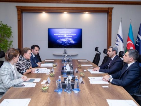 ADY sədri Avropa Yenidənqurma və İnkişaf Bankının baş bankiri ilə görüşdü