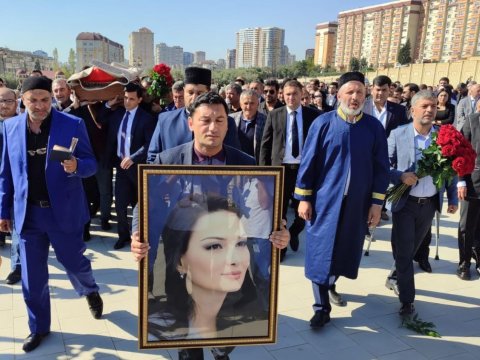 Ən böyük arzusu Qarabağın azadlığı idi - Deputatın dəfnindən REPORTAJ