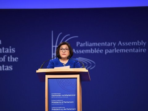 Spiker Dublində Simonyanın uydurma iddialarına belə cavab verdi - VİDEO