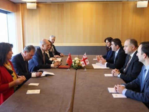 Kurtulmuş gürcü həmkarı ilə görüşdü 