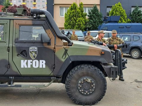 NATO Kosovadakı qoşunlarının sayını artırır