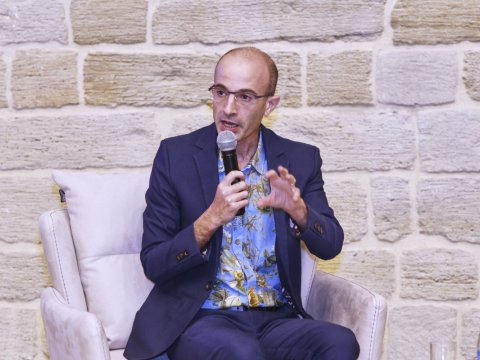 Yuval Noah Hararinin Bakıda oxucularla görüşü keçirilib