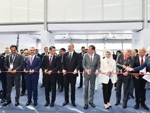 Bakıda sərgi təşkil olundu, prezident və ailəsi iştirak etdi - FOTOLAR