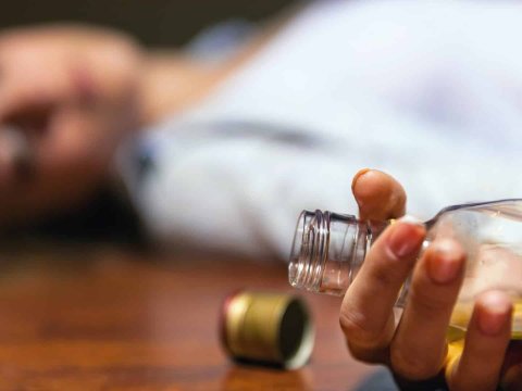 Neftçalada 17 yaşlı qız intihar etdi