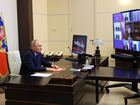 Putin Təhlükəsizlik Şurasını topladı
