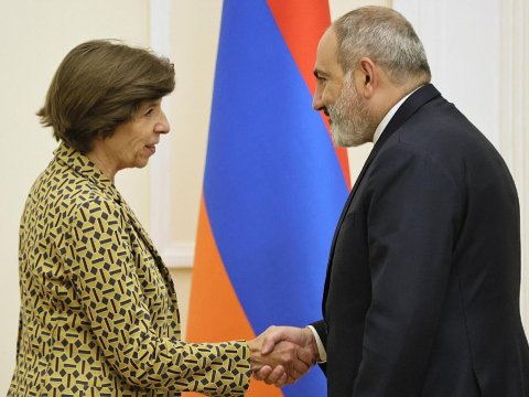 Paşinyan fransalı nazirdən pul istədi