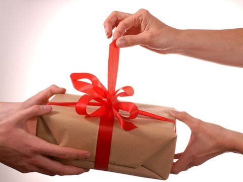 Müəllimlərə hədiyyə verənlərə xəbərdarlıq 