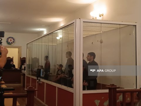 Hipermarketə silahlı hücum edənlərin məhkəməsi başlayıb