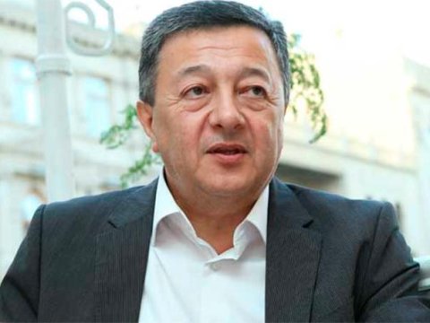 Deputat Elçin Şıxlını təbrik etdi