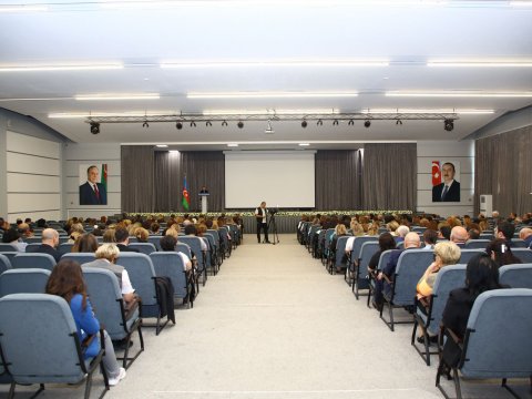 Məktəb direktorları ilə görüş keçirilib - FOTOLAR