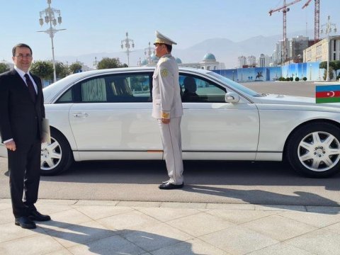 Səfirimiz etimadnaməsini Berdiməhəmmədova təqdim etdi
