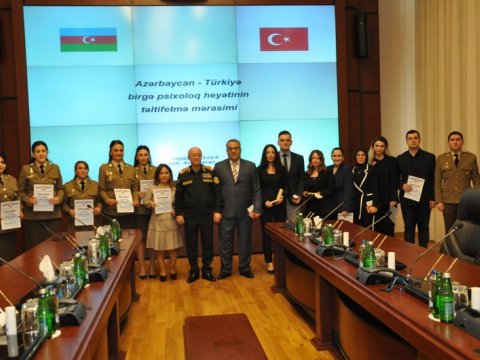 Müharibədə zərər çəkənlərə psixoloji yardım göstərənlər mükafatlandırıldı