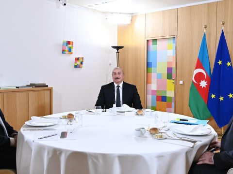 Azərbaycan üçtərəfli görüşlərə hazırdır - Prezidentin köməkçisi